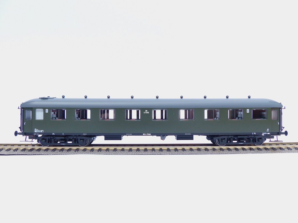 NS A7545 grün, graues Dach
